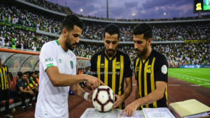ديربي جدة بين الأهلي والاتحاد: المنافسات الشرسة في الدوري السعودي مع علامة مائية https://sport4ever.org/ في المركز.