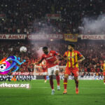 لقطة حماسية من مباراة الأهلي والترجي في ذهاب ربع نهائي دوري أبطال إفريقيا بملعب رادس.